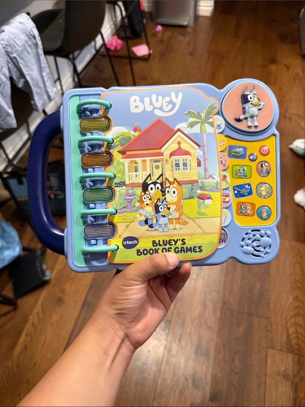 Blueys Book of Games Play Taxi, Hotel, Zoo, Claw Over 400+ Sound & Phrases Vtech